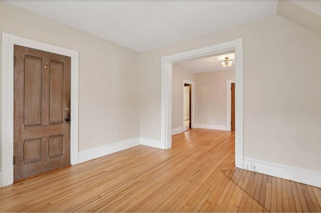 Photo - 2509 Aldrich Ave S Unit 1 - Lower