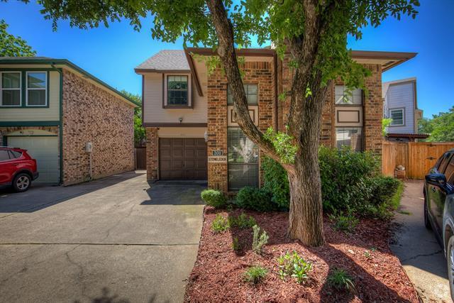 Building Photo - 300 Stoneledge Dr Rental