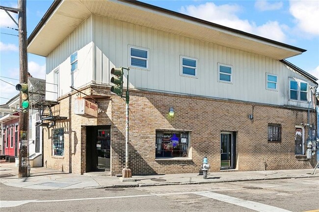 Building Photo - 706 Franklin Ave Unit 1