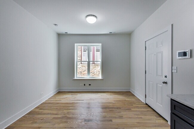 Photo - 815 S Carpenter St Unidad 2R