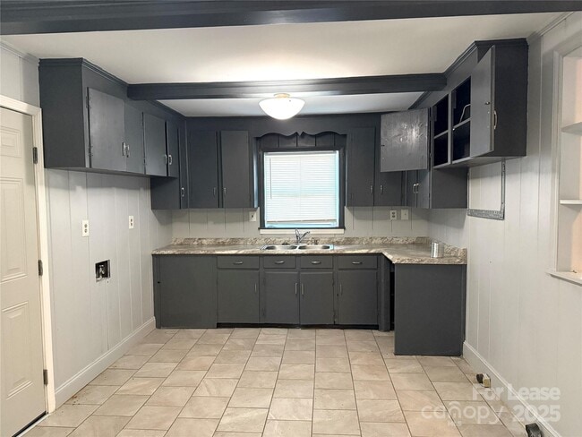 Photo - 3900 Crestridge Dr