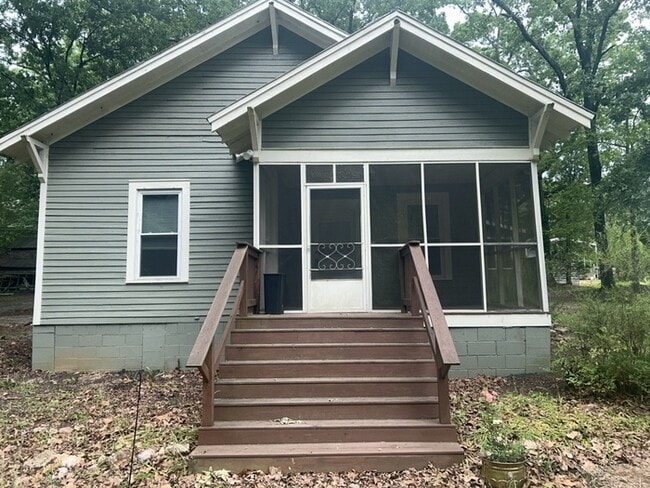 Photo - 1040 Cox Lake Rd House
