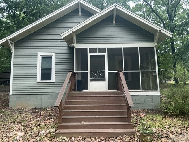 Building Photo - 1040 Cox Lake Rd Rental