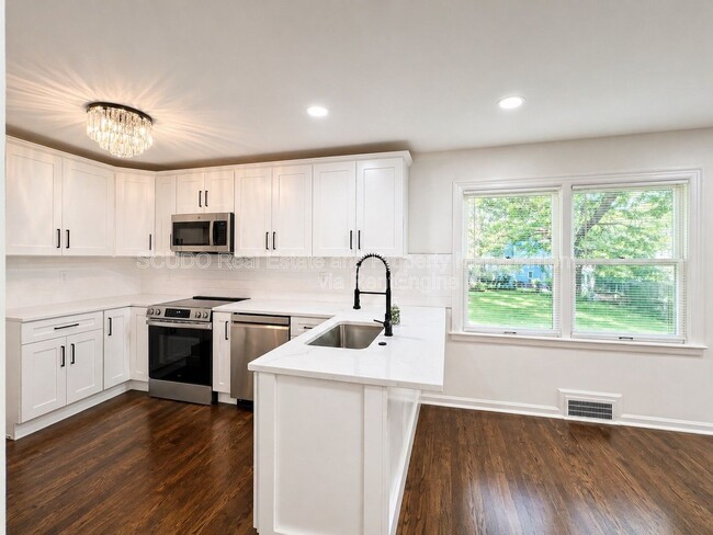 Photo - 6720 Holmes Rd