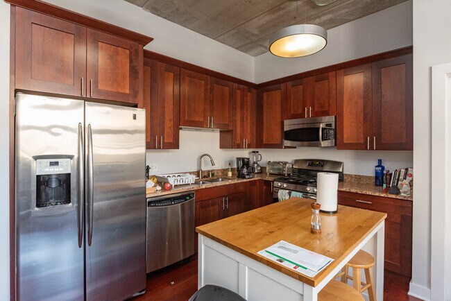 Photo - 3245 N Ashland Ave Unit 2a