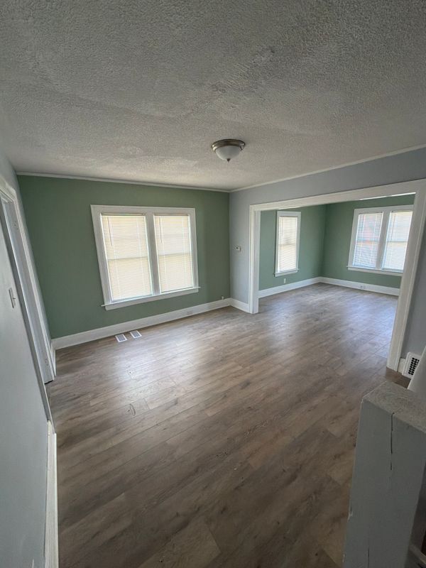 Photo - 121 Jones St