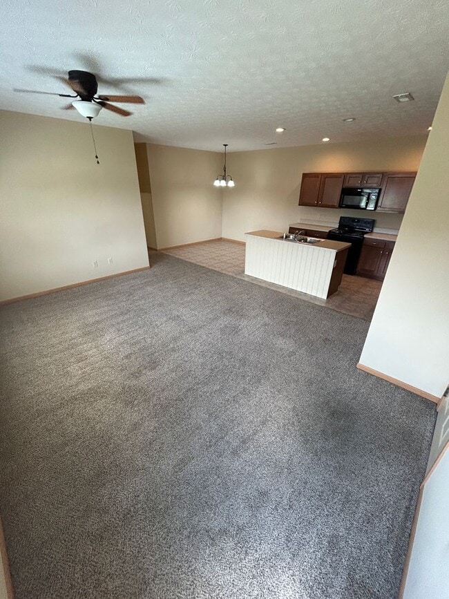 Photo - Modern & Spacious 3-Bedroom Ranch Condo! Unidad 1530-D Williamsburg Pl