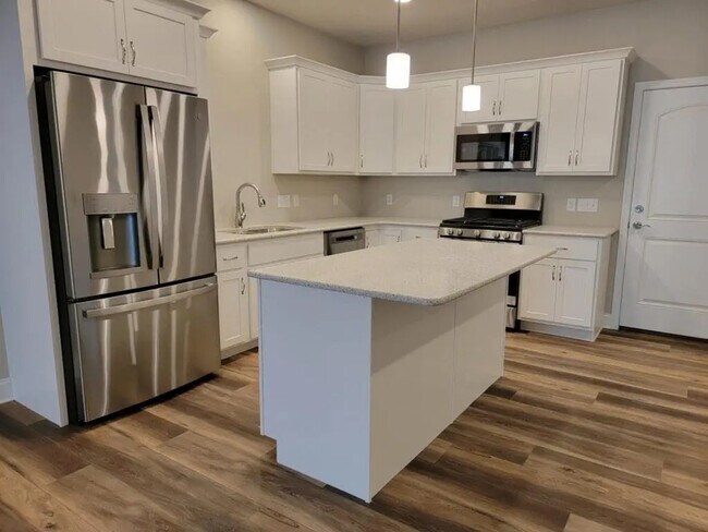 Photo - 605 White Chapel Rd