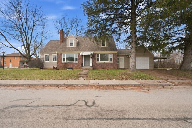 Building Photo - Freshly Updated 3BR Home with Garage & Carport