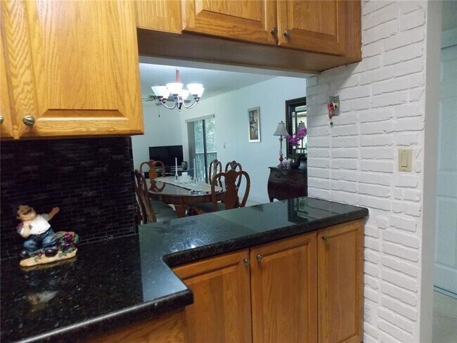 Photo - 159 Lakeview Dr Unit 203