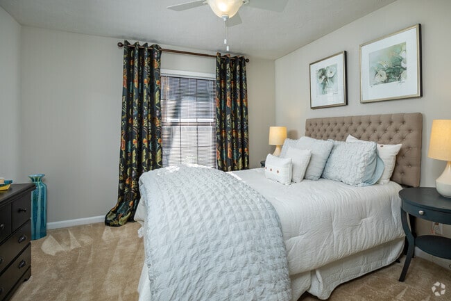2BR, 2BA - 1,310SF