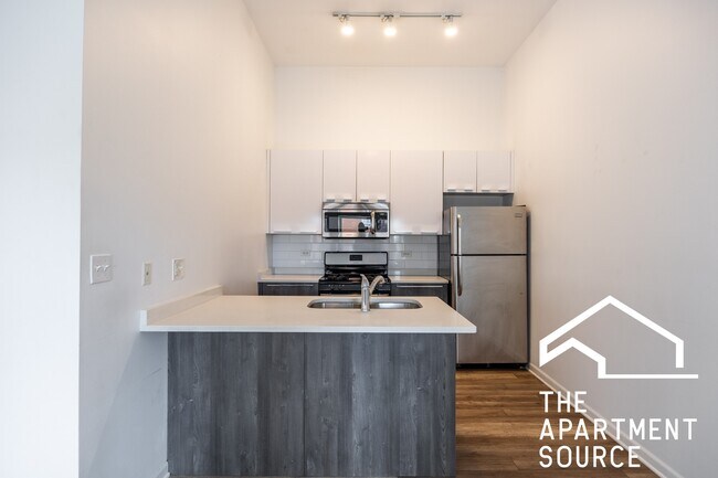 Photo - 2700 W North Ave Unidad 205