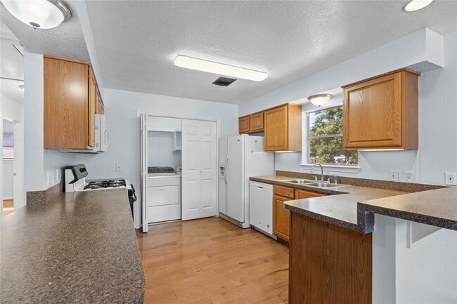 Photo - 336 Reppert St House