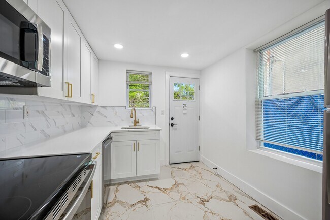 Photo - 2125 N Marston St