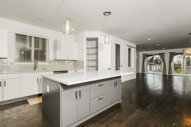 Photo - 7717 S 115th Pl