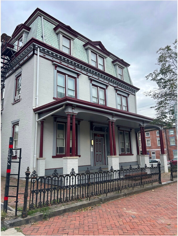 Photo - 600 N Washington St