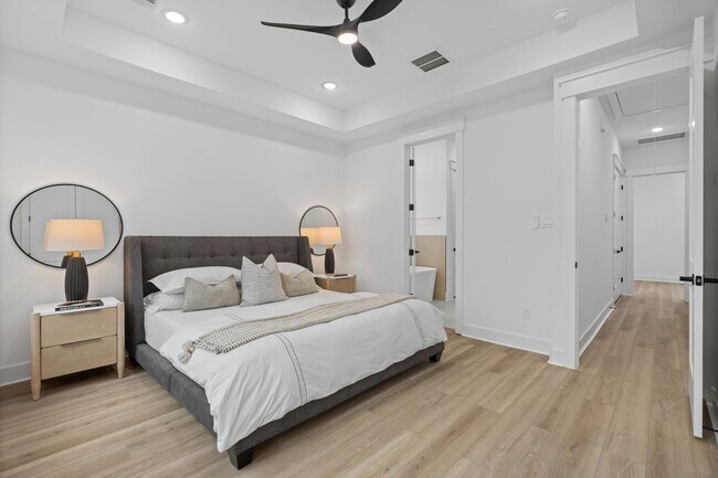 Photo - 717 Janisch Rd