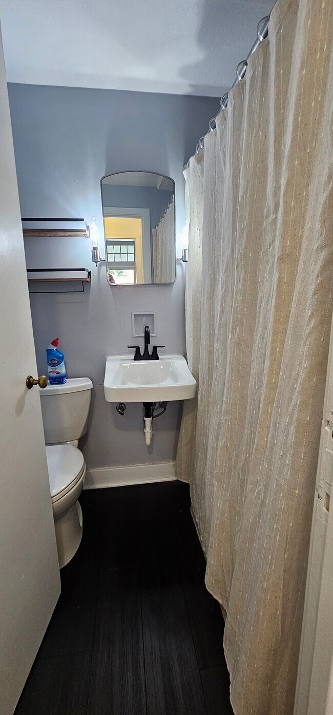 19 E Pierce St Unit 4