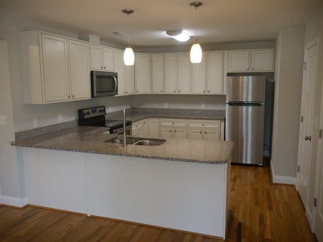 Photo - 835 Garner St