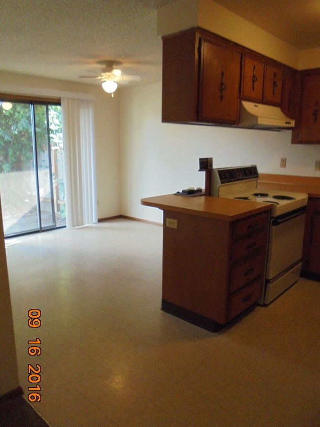 Photo - 312 NE 24th St Unidad 324