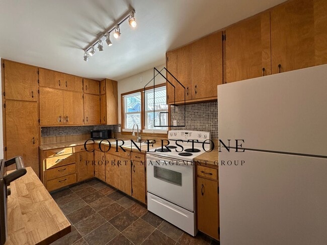 Photo - Well taken care of 2 bedroom $1095