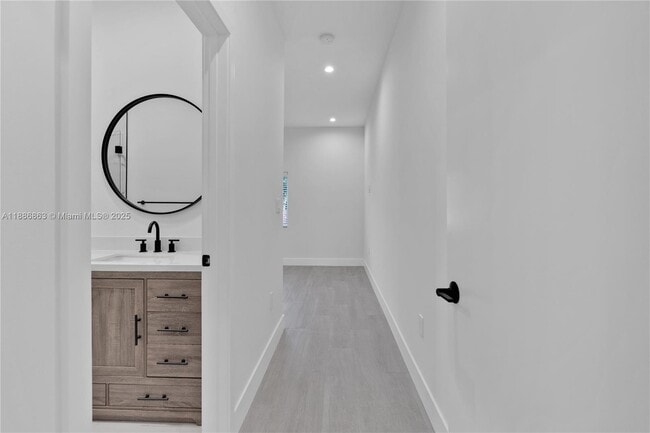 Photo - 1786 SW 9th St Unidad 3