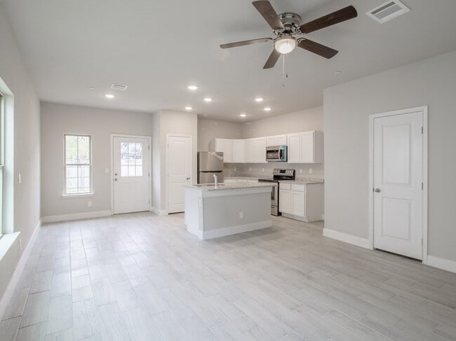 7503 Savannah Brooks