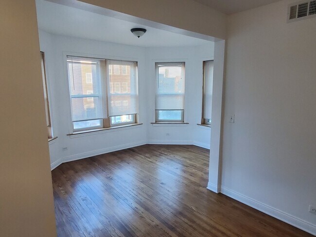 Photo - 7306 S Oglesby Ave Unit 2