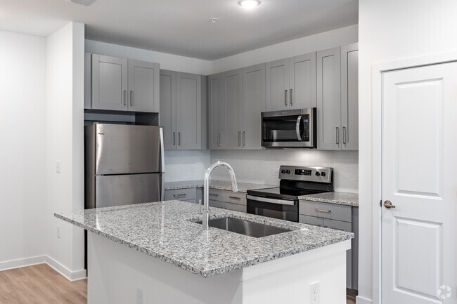 2BR, 2BA - 1098SF (B2)