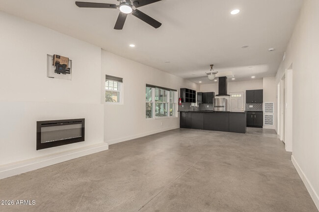 Photo - 125 N 11th Ave Unidad A