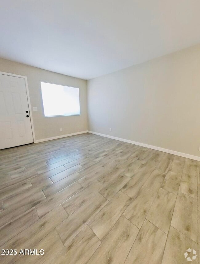 Building Photo - 2737 N Salem Unit 101 Rental
