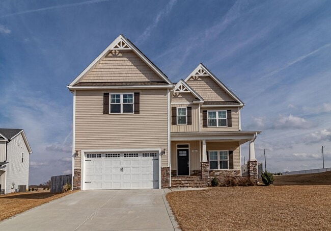 Building Photo - SPACIOUS 2-Story Home in Pikeville School ...