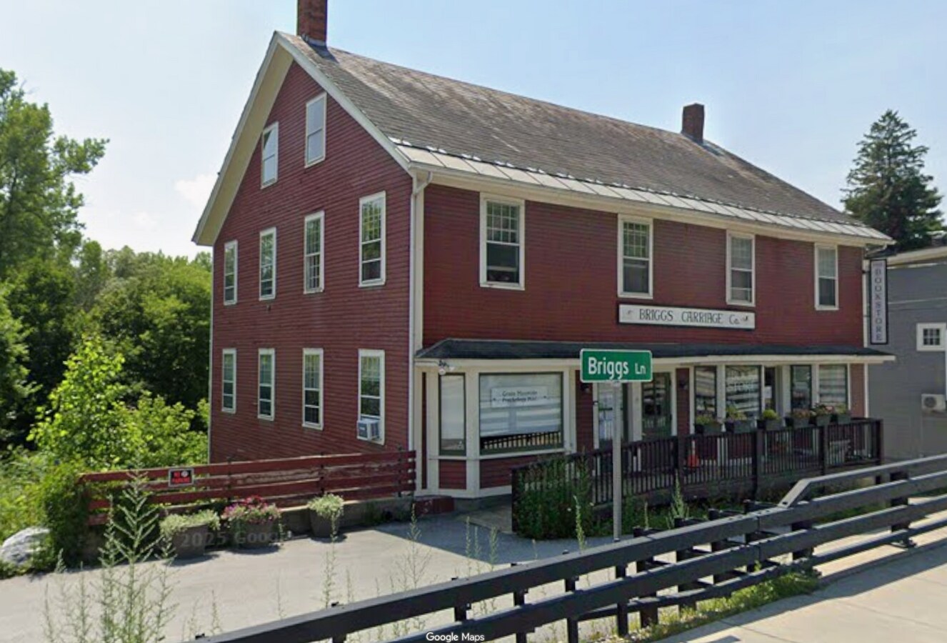 8-10 Conant Sq - 8-10 Conant Sq Unit 2