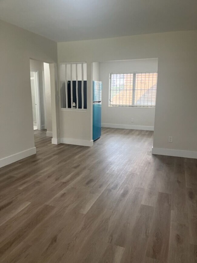 Photo - 600 SW 9 AVE