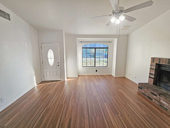 Photo - 920 W Perch Ave