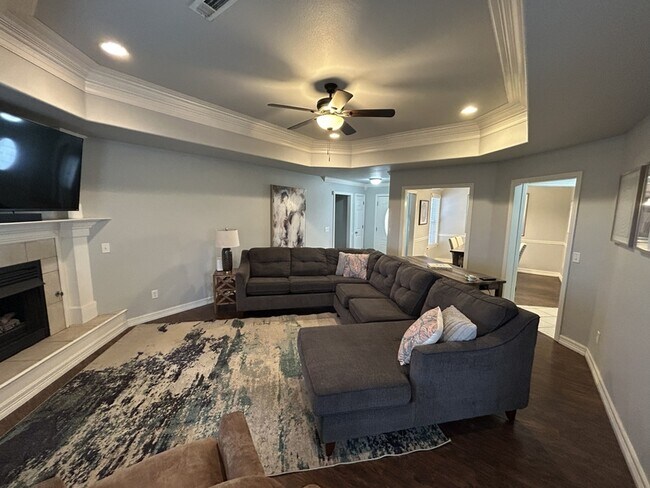 Photo - 4800 SW Golden Eagle Ave