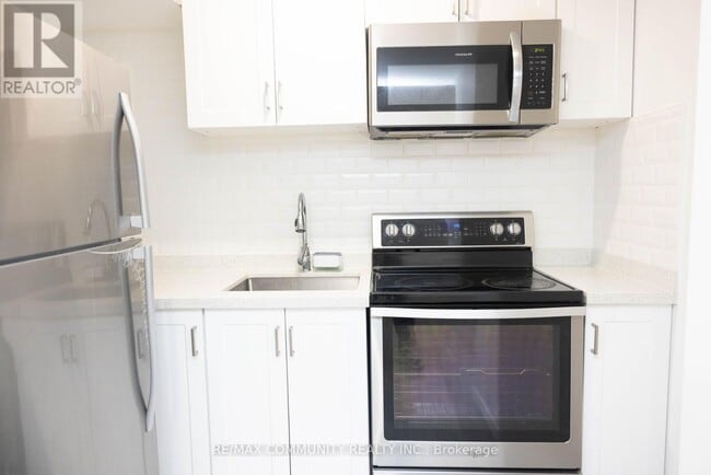 Photo - 481 Bessborough Dr