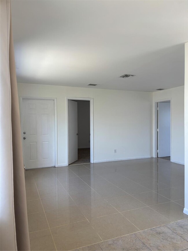 Photo - 2421 Taft St Apartment Unit 2421 Taft St