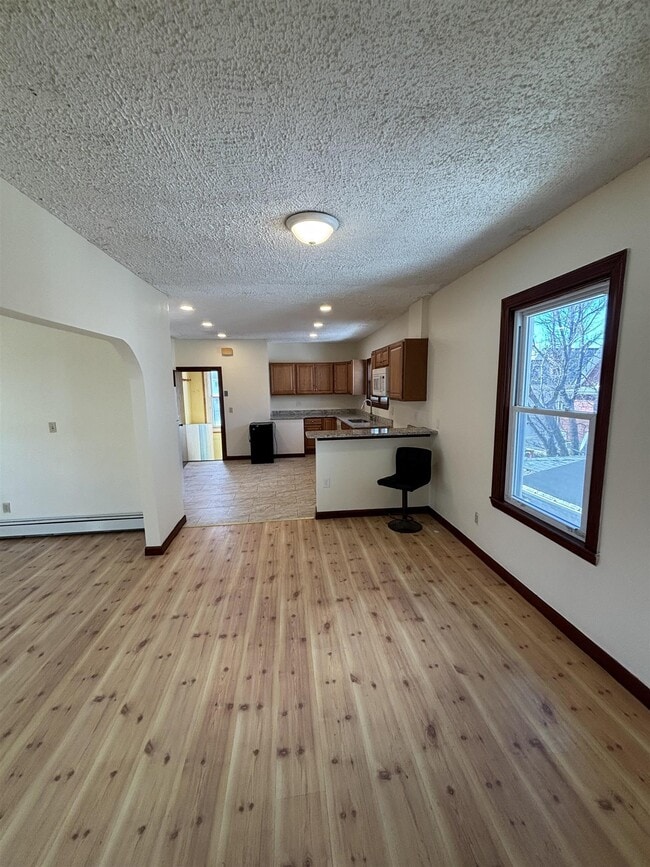 Building Photo - 569 Main St Unit 2