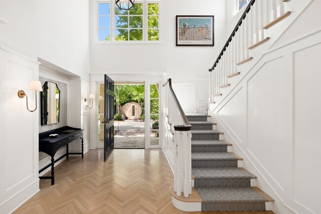 Photo - 521 Spoleto Dr