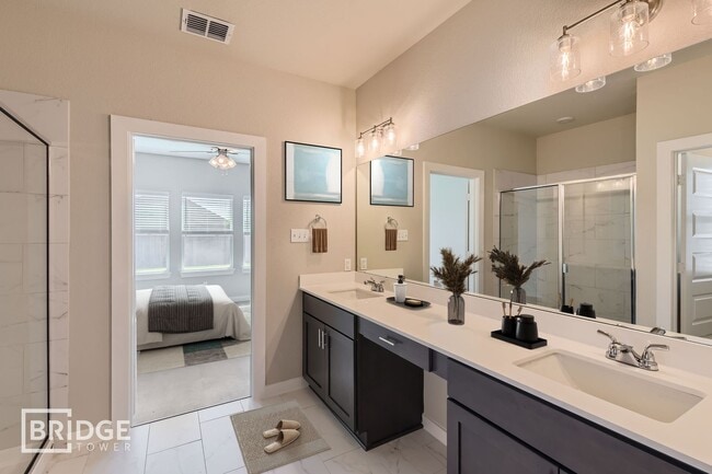 Photo - CAMBRIDGE PLAN