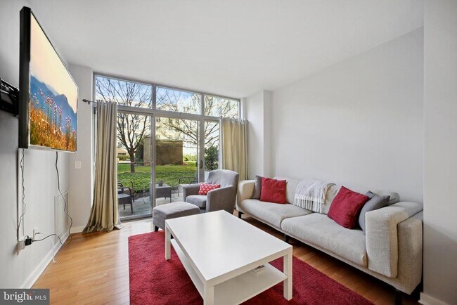 Building Photo - 475 K St NW Unit 328 Rental