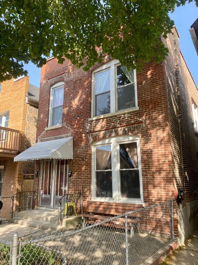 Building Photo - 2640 W Superior St Unit CH1 Rental