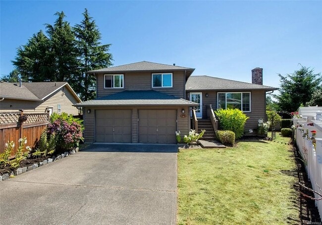 Building Photo - Cul-de-Sac Home Near Alderwood with Private Backyard