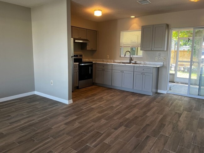 Photo - 2BD/1BA/Single carport - Venice