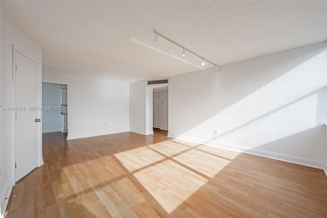 Photo - 1300 NE Miami Gardens Dr Unit 820E