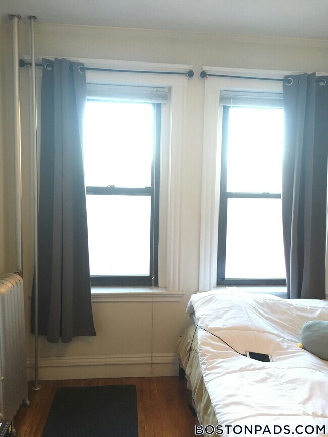 Photo - 17-19-19 Washington St S Unit 202