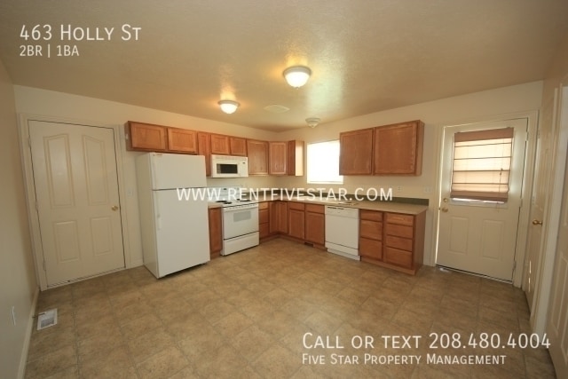 Photo - 463 Holly St