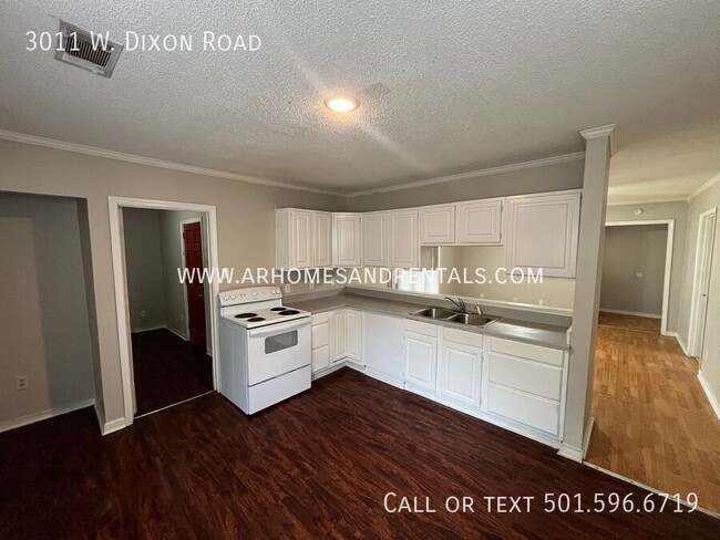 Photo - 3011 W Dixon Rd