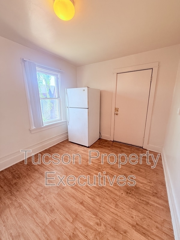 Photo - 2632 N Stone Ave